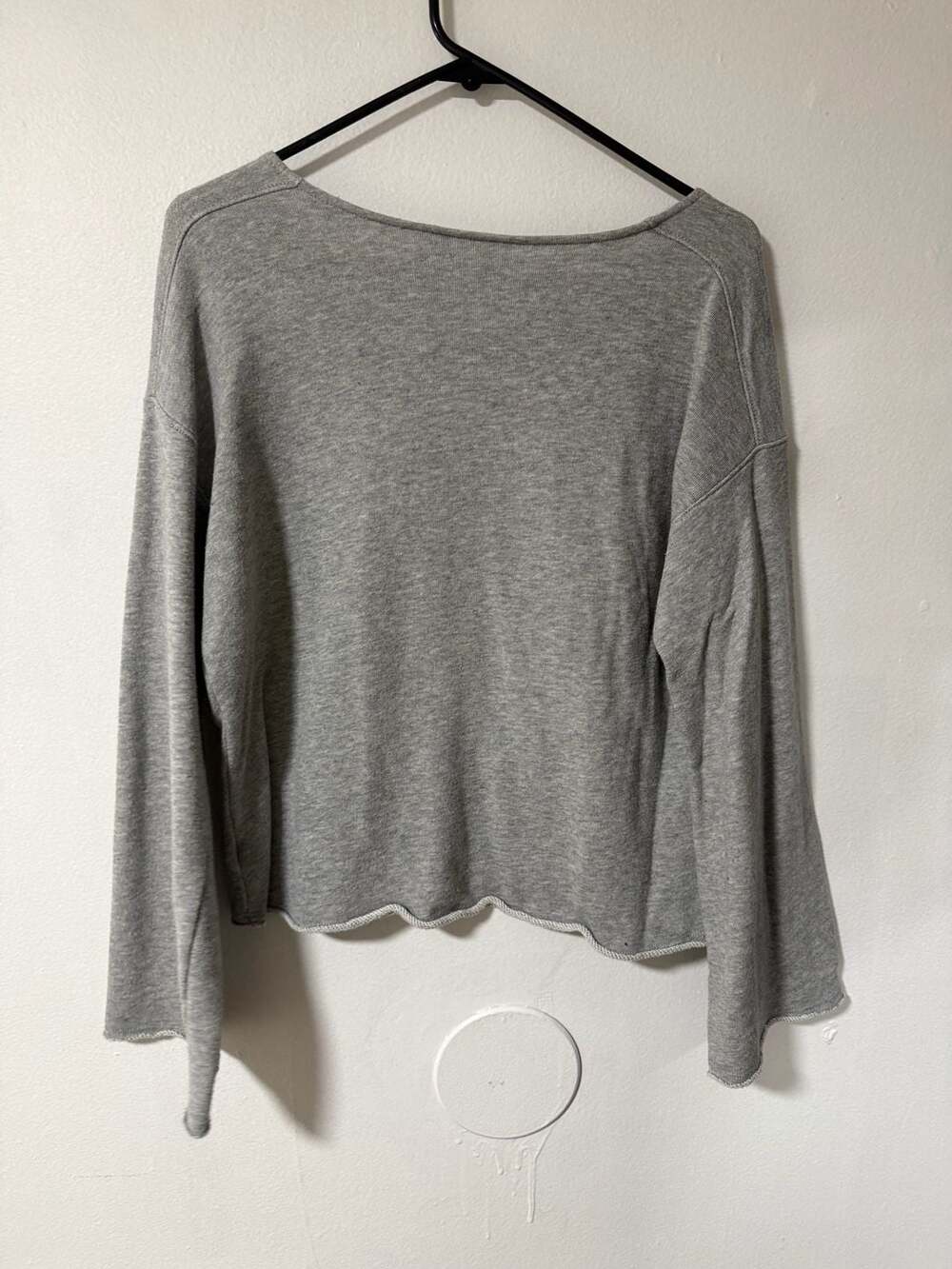 American Eagle Outfitters Gray Cropped Sweatshirt with Bell Sleeves Size M - Picture 2 of 3